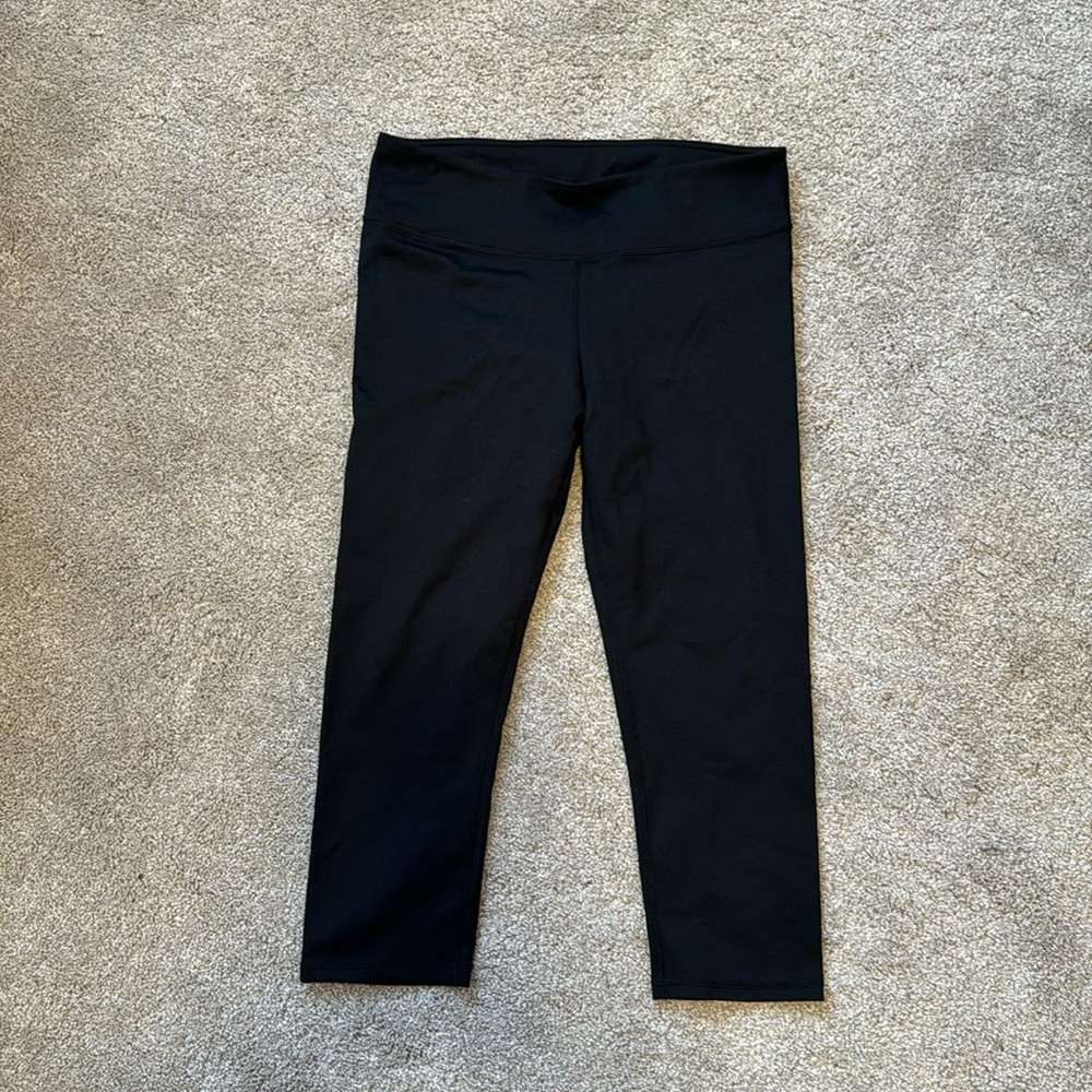 Fabletics black capri workout pants